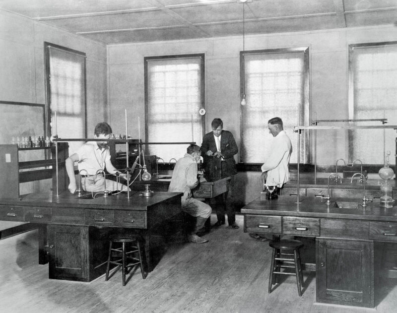 Bob Jones University | Science classroom at Bob Jones College in Florida
